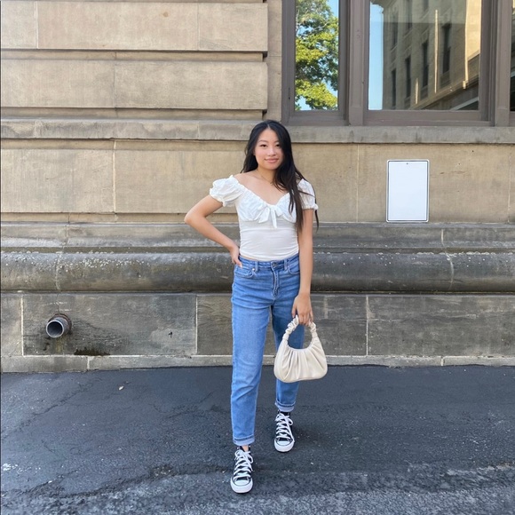 Meet your Posher, Ivy - Picture 6 of 8